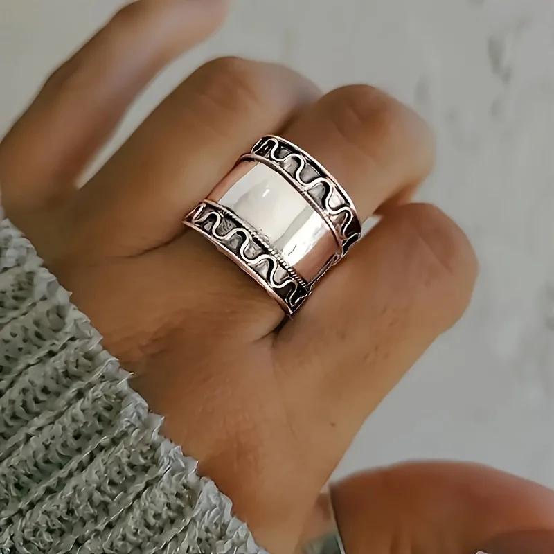 Vintage Style Concave Ladies Fashion Thumb Ring Perfect for Anniversary Birthday Gifts Parties Evening Wear