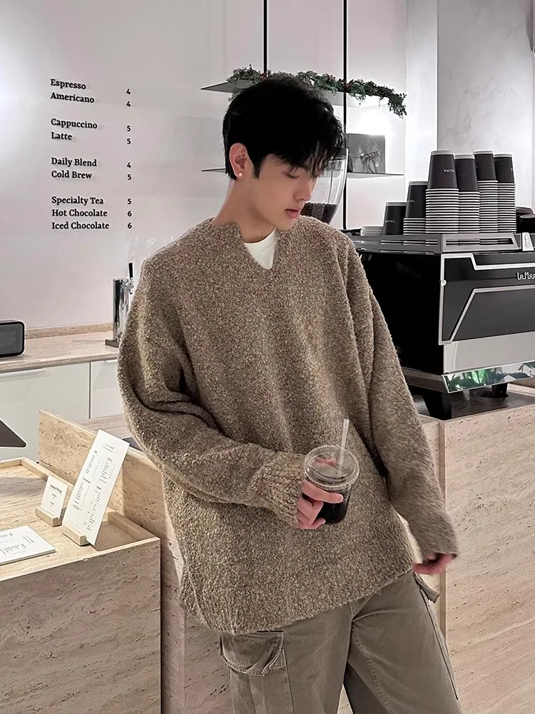 

American Retro Khaki V-Ne Sweater Men Spring Autumn Cleanfit High-End Lazy Knitted Outerwear Loose Fit Polyester Fiber
