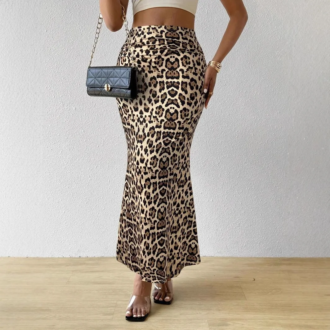 تنورة جديدة لربيع وصيف 2025 عبر الحدود مثيرة ومتعددة الاستخدامات بقصة ضيقة ومطويات محبوكة على شكل ذيل السمكة Cw03947