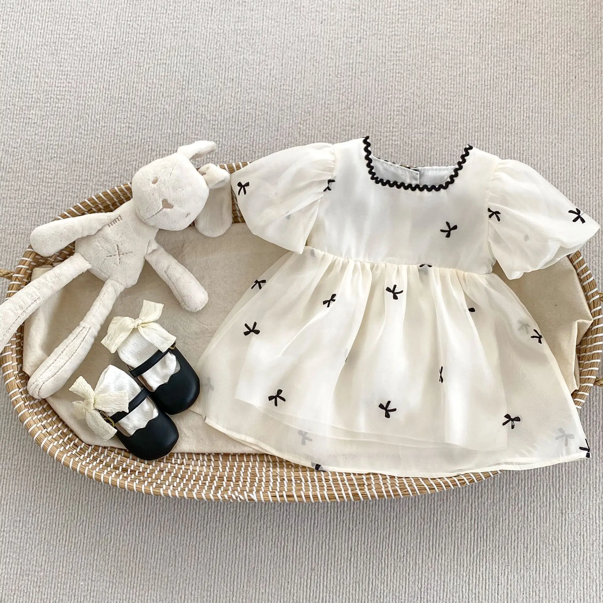 

2024 Summer New Baby Girl Bow Embroidered Gauze Dress Infant Toddler Cute Puff Sleeve Sweet Princess Dress Children Girls Dress
