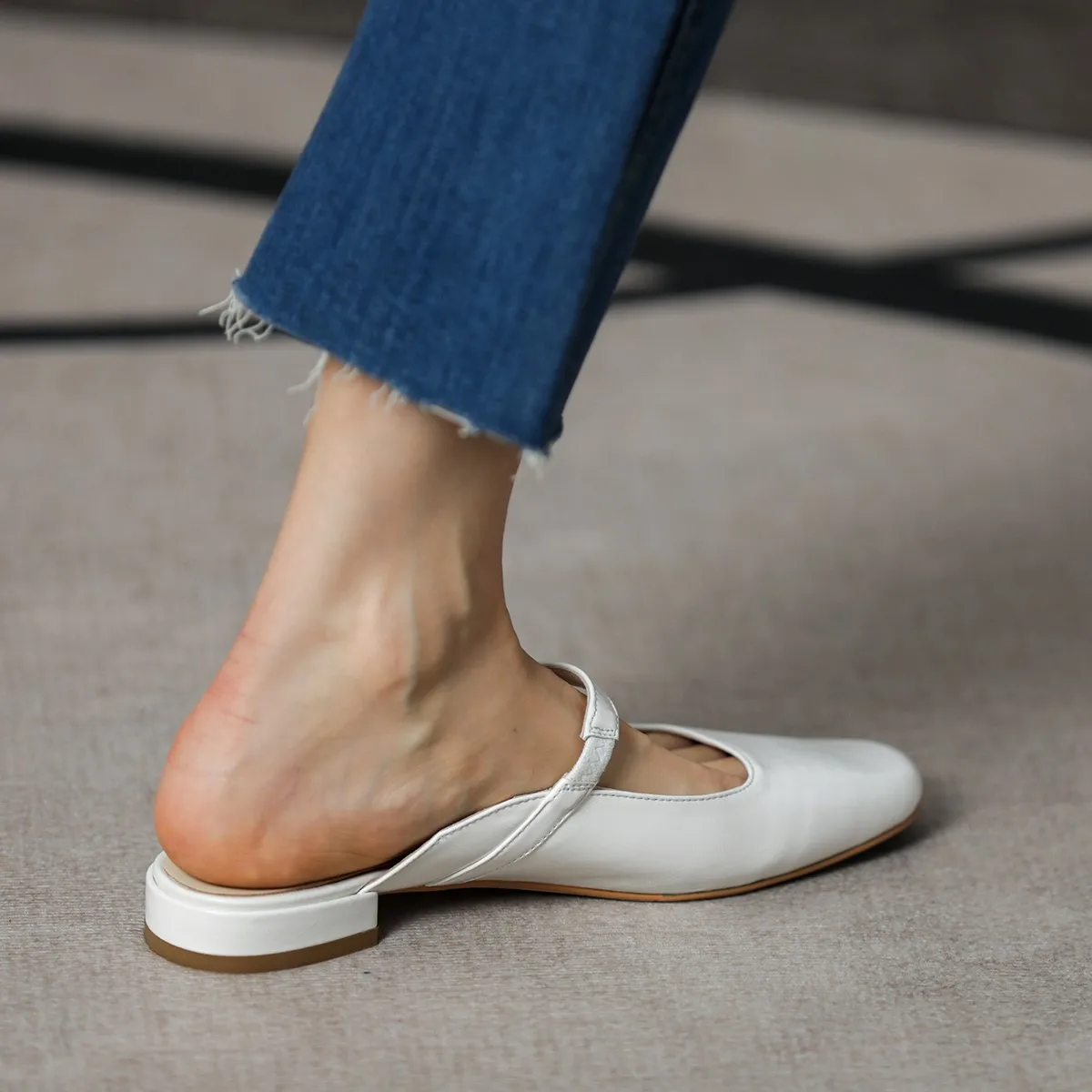 Woman Mules Genuine Leather Patent Leatehr Women Shoes  Ladies Muller Round Toe Spring Slippers Slip-On Comfort Simple Flats