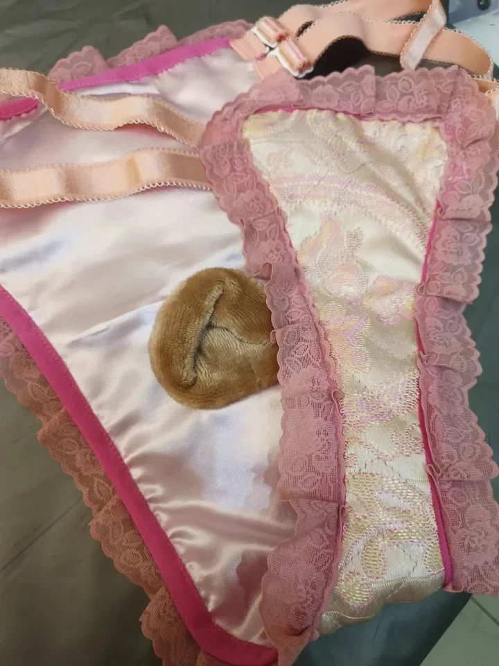 Braguitas de hombre hechas a mano con dobladillo de encaje floral y sedoso