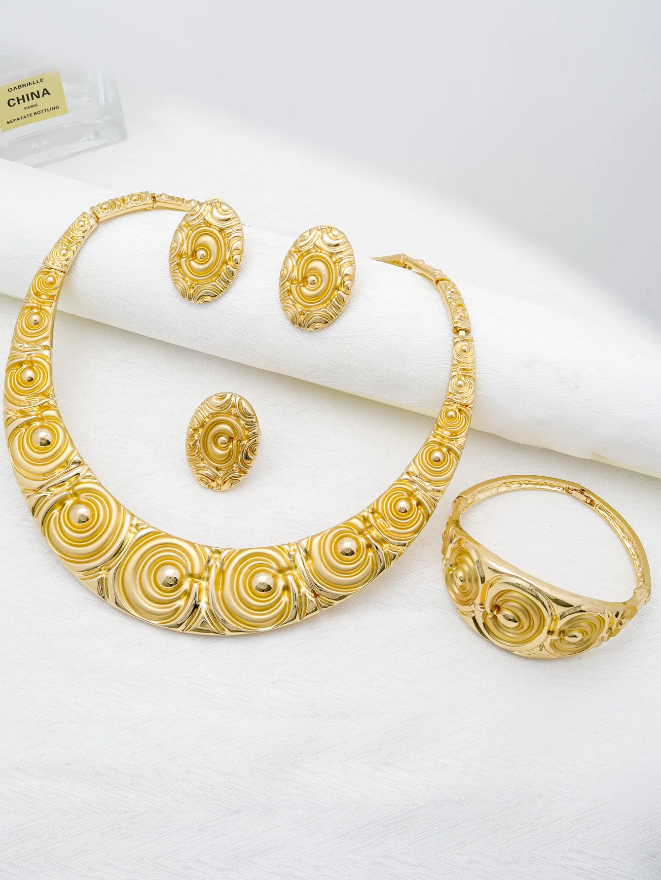 Dubai 18K Gold Plated Jewelry Set Woman Necklace Bracelet Ring Earrings Party Wedding Classic Daily Wear Party Gift