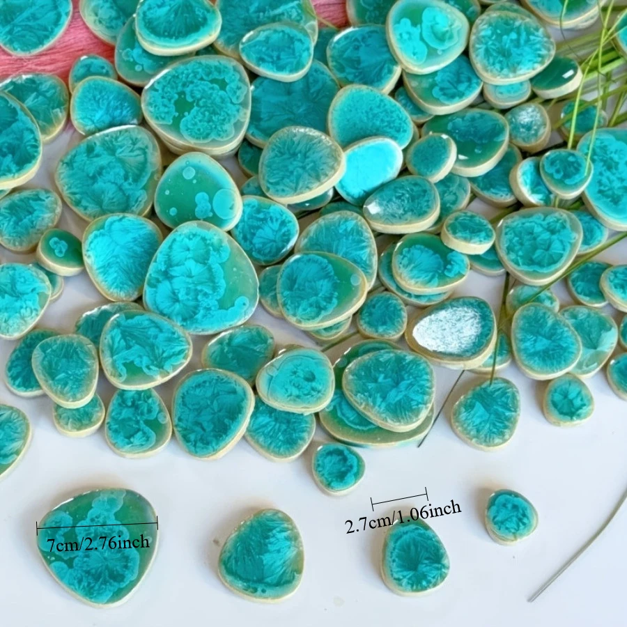 100/200 Grams of Round Mosaic Materials, Flat Mosaic Pieces with Blue-Green Crystal Patterns in Various Sizes, Shipped in Random Mix, Suitable for DIY Mosaic Coasters, Picture Frames, Jewelry Boxes, Decorative Painting