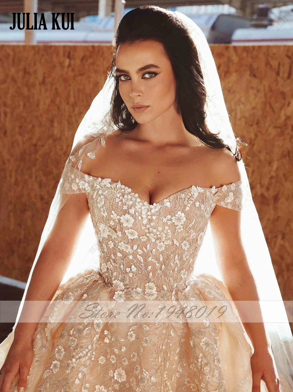 Julia Kui Luxury Shiny Lace Off Shoulder Sleeves Ball Gown Wedding Gown Beading Sequined Bling Flowers Appliques Bride Dress