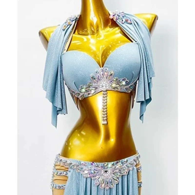 Nuovi costumi di danza del ventre personalizzati Abito da pratica Set di abiti da spettacolo di danza orientale azzurro per reggiseni e gonne da donna