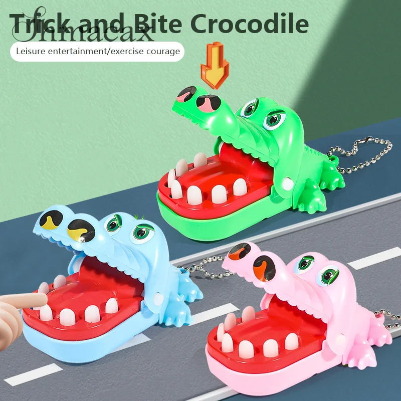 Funny Biting Hand Crocodile Mouth Keychain Cartoon Animal Press Teeth Bite Fingers Tricky Toy Keyring Pendant Bag Decor