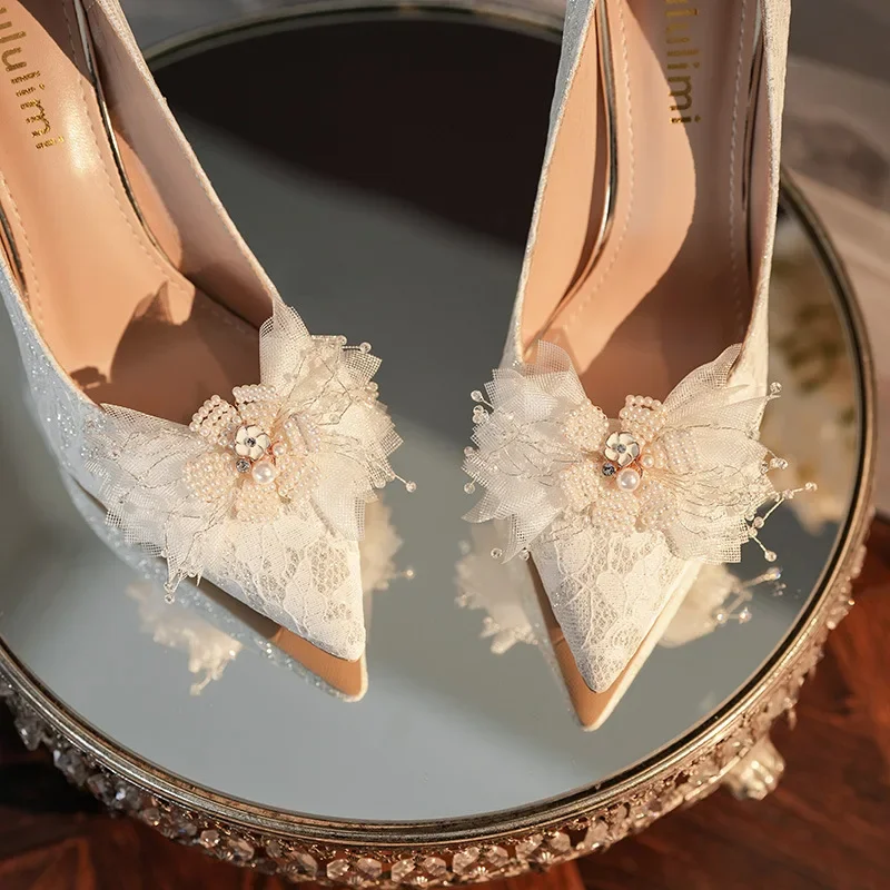 2024 New White French Pearl Wedding Shoes Women\'s Stiletto Heels Pointed Toe Pumps Wedding Dress Heels Bridal Shoes Lace Flowers