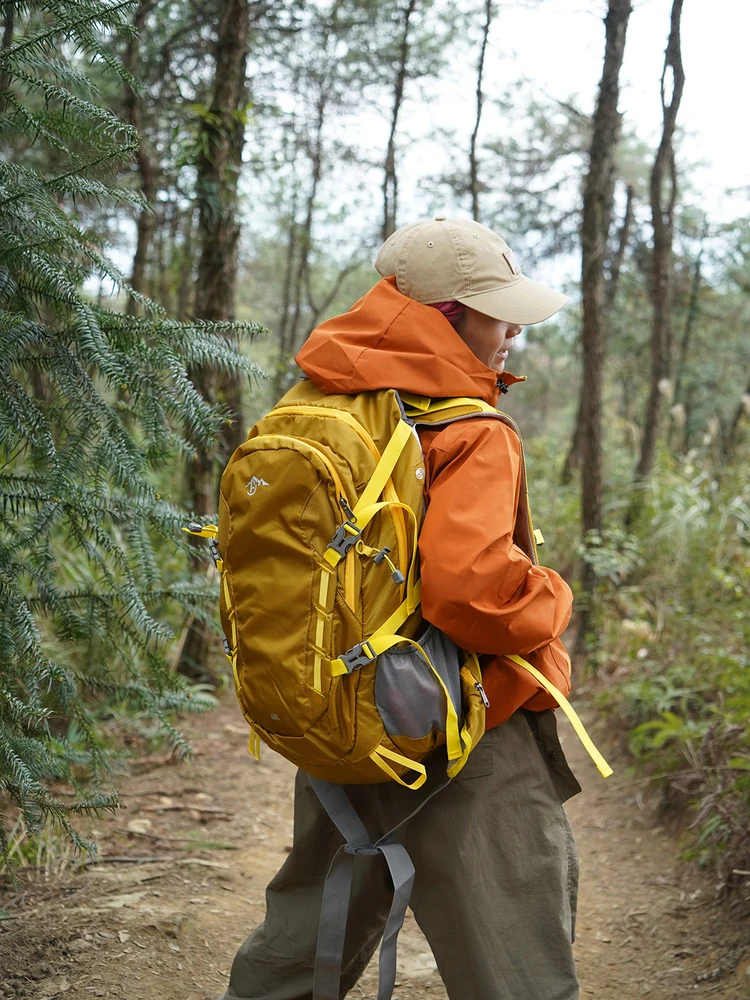 Outdoor backpack, versatile hiking bag, lightweight travel backpack 40l large capacity