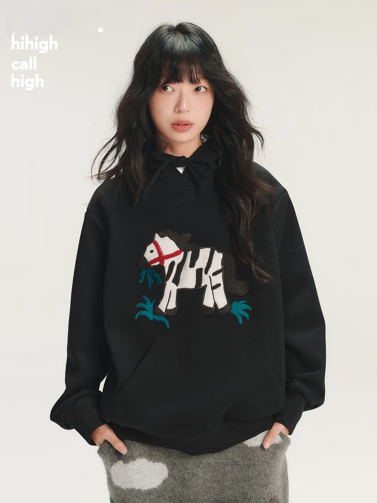 

Bla Embroidered SS26 Year Patchwork 3D Embroidery Loose Fit Hoodie Sweatirt for Women Casual Sle Long Sve