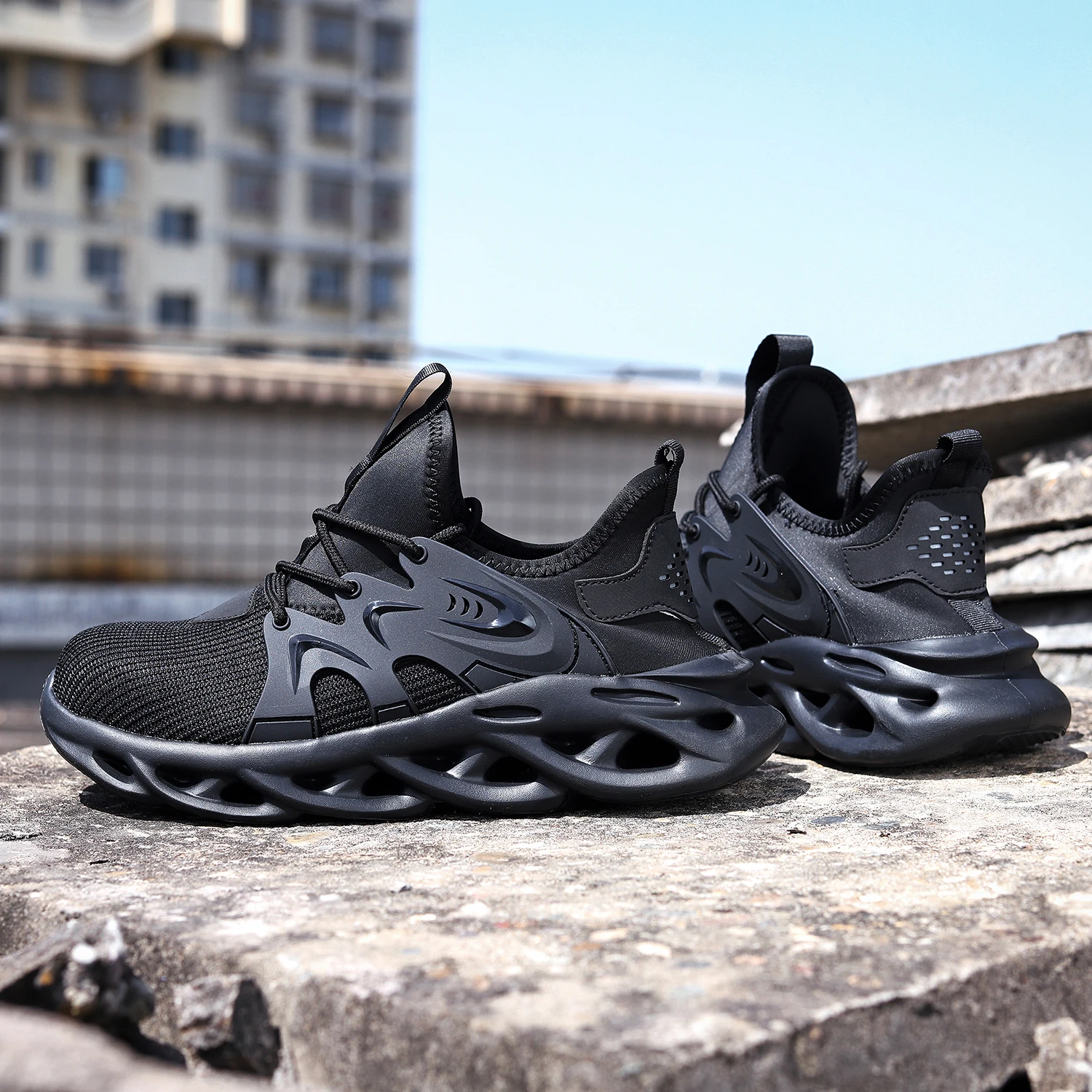 Steel Toe Safety Shoes Men, Anti-Puncture Anti-Smash Non Slip Industrial Work Boots Lightweight Breathable Protective Shoes