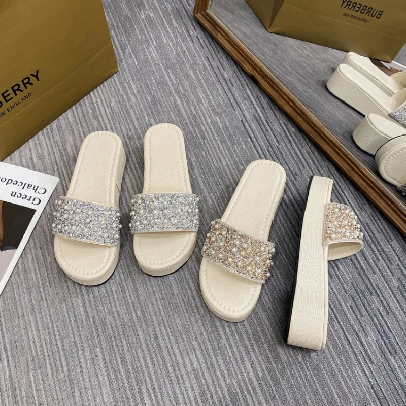 

Women's Fashionable Flat Sandals with Artificial Pearl and Rhinestone Decoration Slippers Platform Rhinestone Sandals Slippers
