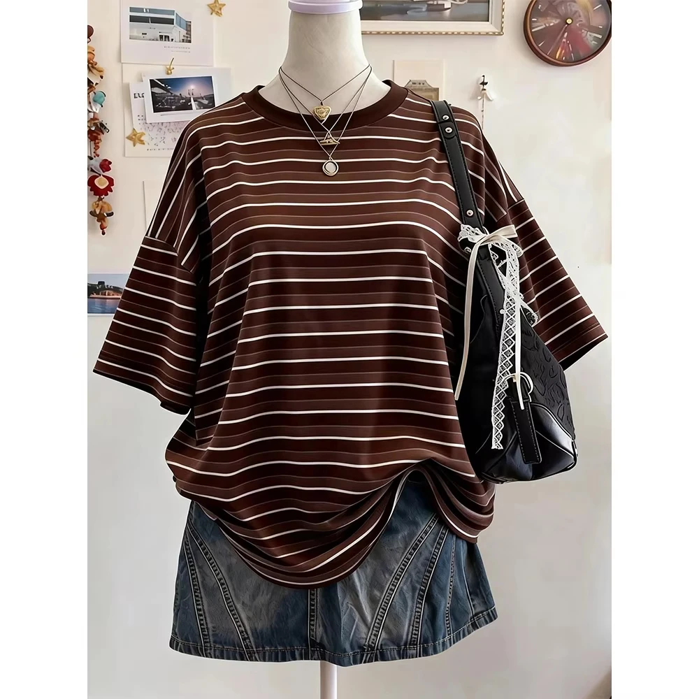 Neues Damen-T-Shirt im Y2K-Stil mit Digitaldruck und Streifenmuster, Schulter-Drop-Design, mittellang bis lang, lässiger, sportlicher und urbaner Stil. – Detail 9