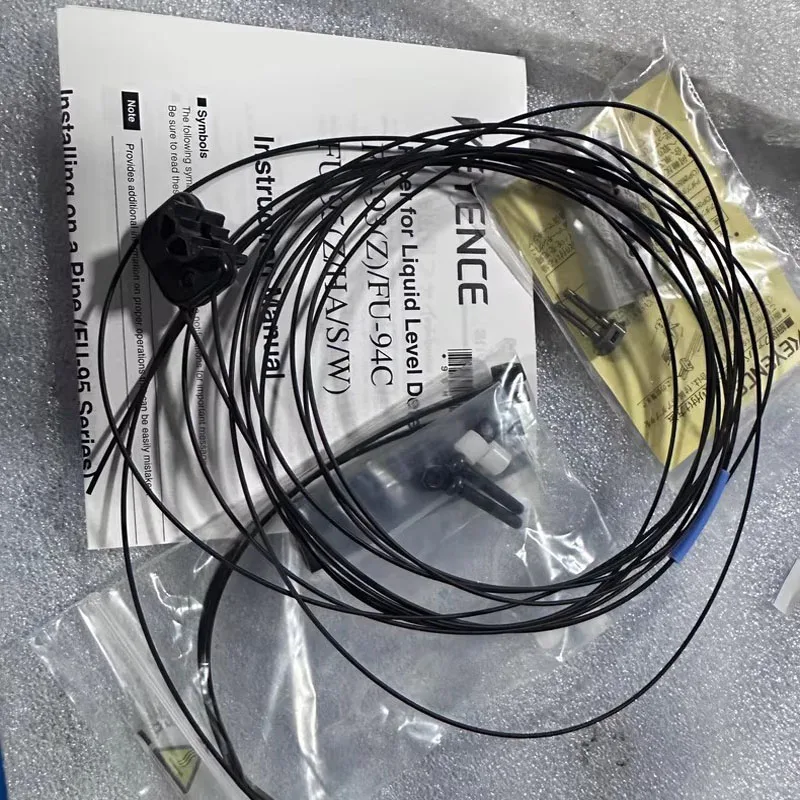 FU-95 KEYENCE Nuovo sensore in fibra ottica con rilevamento del livello del liquido originale; Grande stock disponibile, si sente libero per informarsi