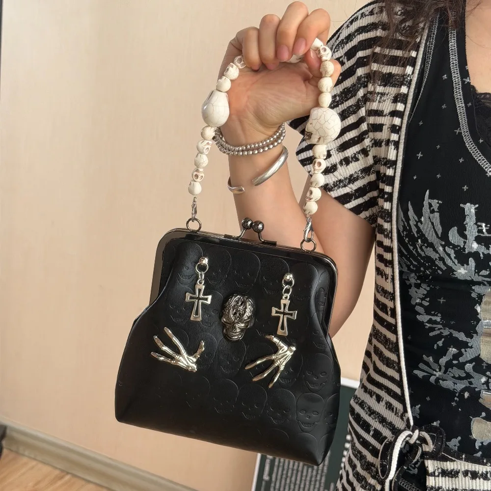 sac-en-cuir-noir-sac-a-main-gothique-sac-original-a-chaine-avec-crane-punk