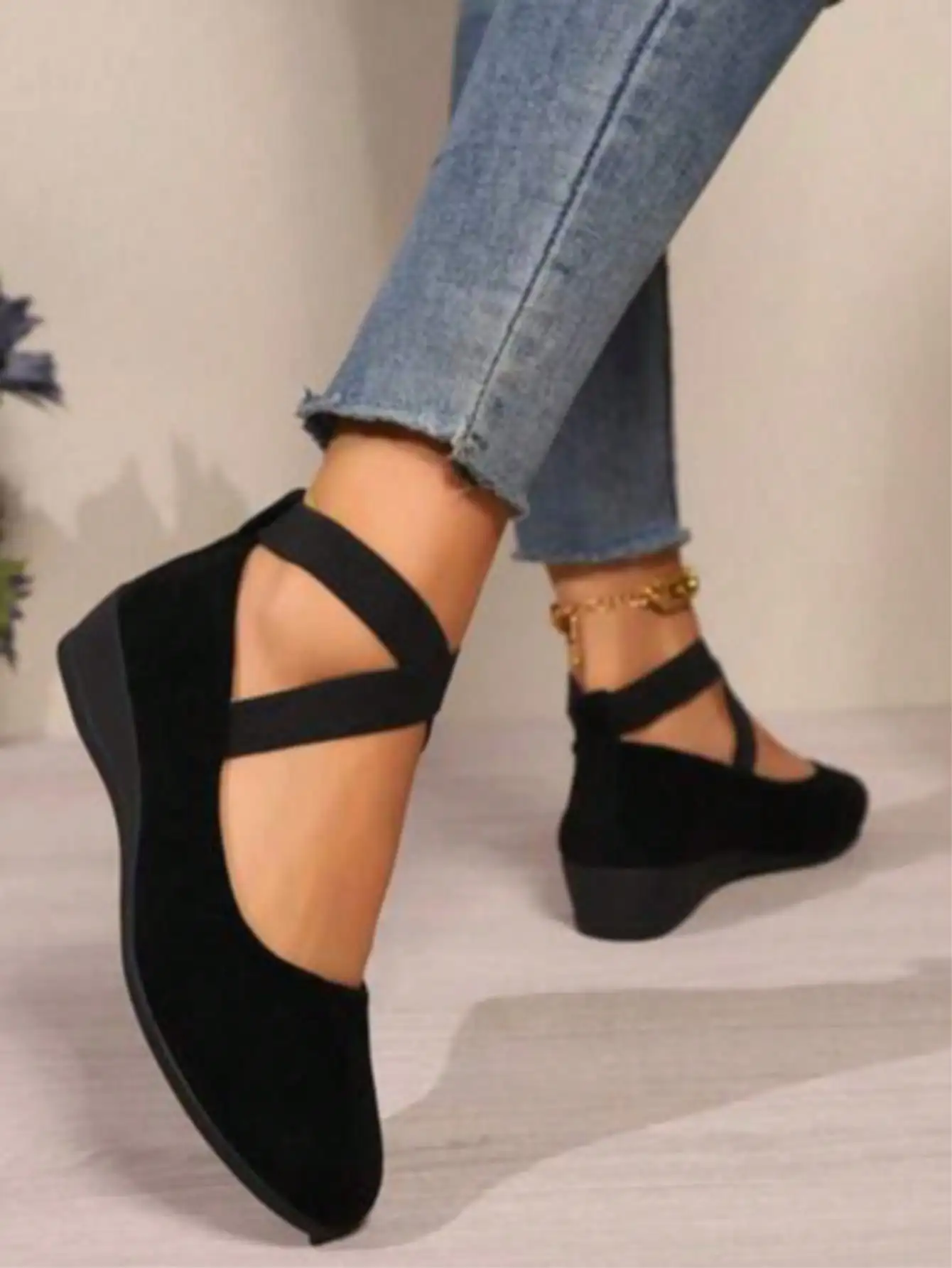 Women's Solid Color Comfy Flat Cross Elastic Band Soft Sole Walking Shoes, Wedge Heel Daily Shoes, Plus Size Available, Runs Large，sx260117175301046601915