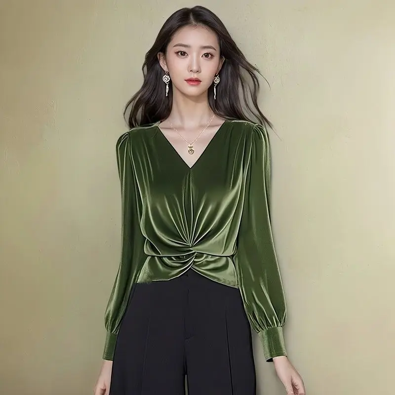 

Green Velvet Long-sleeved Shirt for Women 2025 New Spring Autumn Unique and Chic Top V-neck High-end Bottoming Shirt