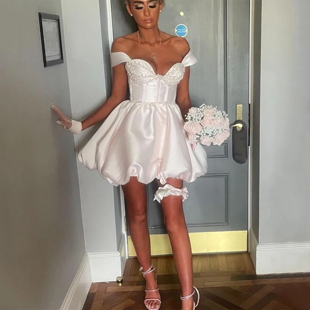

Pale Pink Bridesmaid Dresses Mini Off the Shoulder A Line Pearls Sweetheart Cocktail Gowns for Wedding Ruched Formal Party Dress