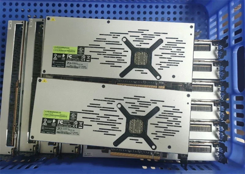 Für Radeon VII Grafikkarten mit 16 GB HBM2 4096 Bit Speicher, CrossFire-Technologie