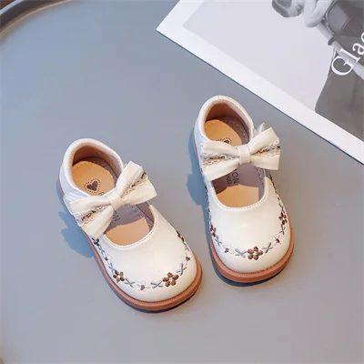 Embroidered Pearl Bow Round Toe Beige/brown Princess Shoes, Spring and Autumn Fashion Outdoor PU Shoes for Girls, Size 21-34