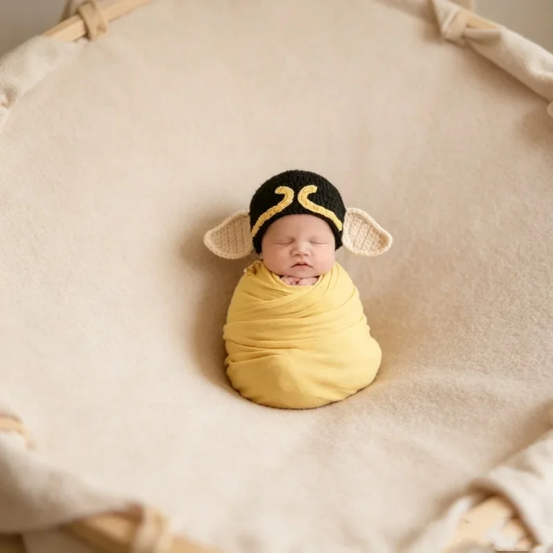 conjunto-de-roupas-para-bebe-recem-nascido-de-um-mes-acessorio-basico-para-sessao-de-fotos-artisticas-em-estudio-infantil
