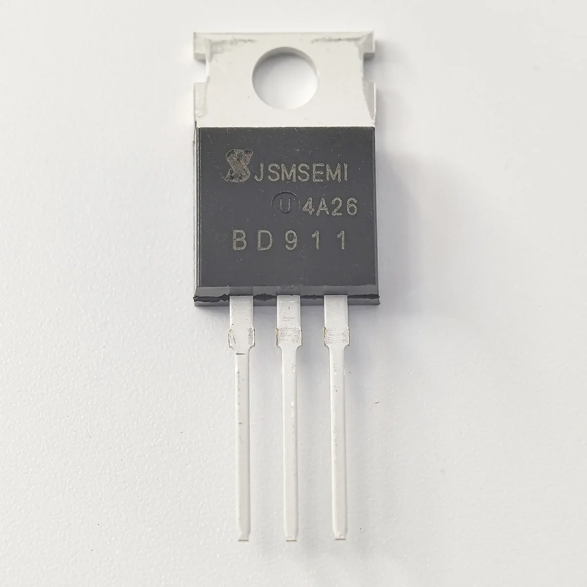 

BD912 BD911 15A 100V TO-220 Кремниевый силовой транзистор