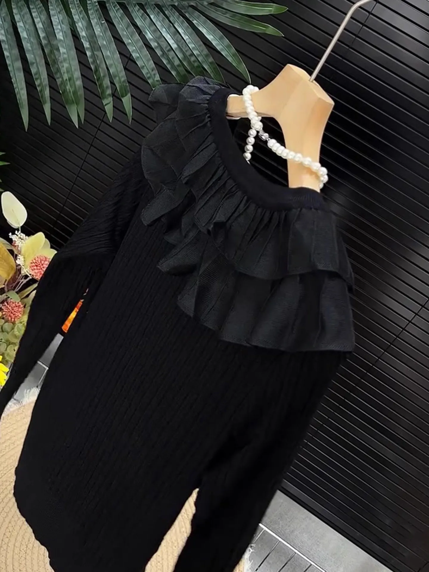 Damski kardigan dzianinowy slim fit z dekoltem w serek, modny, z efektem łączenia materiałów, długi rękaw, luksusowy, uniwersalny, elegancki, modny sweter na jesień.