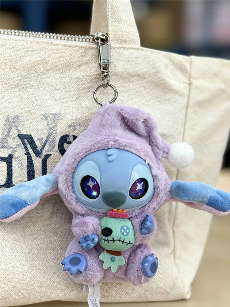 

2026 ГОРЯЧАЯ глухая коробка Kawaii Stitch, виниловая кукла, милый пушистый кулон, загадочная коробка, подарок для взрослых, серия «Ешь перед сном»