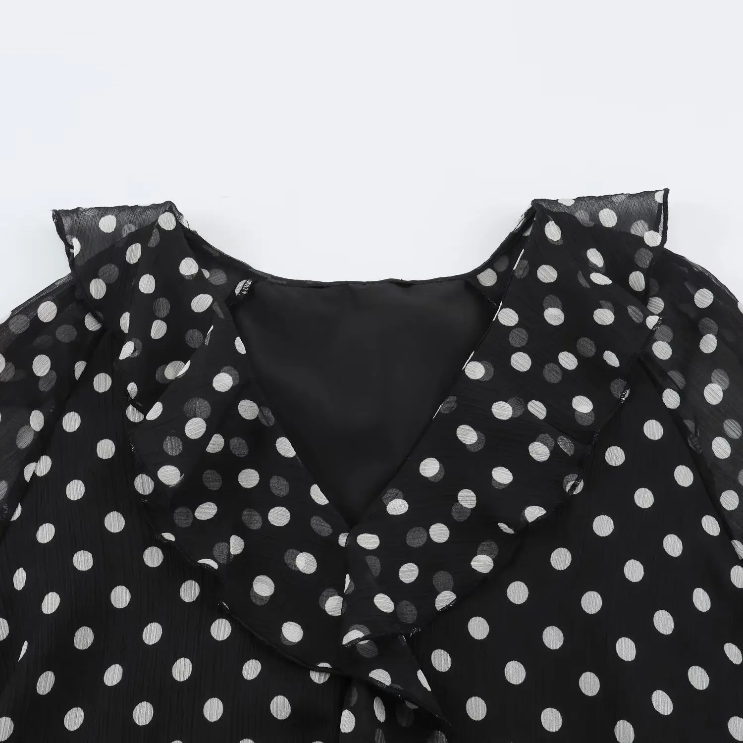 BSAY 2026 Herbst Vintage Polka Dot Damenbluse mit V-Ausschnitt, geschichtetem Rüschensaum, Laternenärmeln, Kordelzug am Ärmelbund und lässigem Schnitt – Detail 20