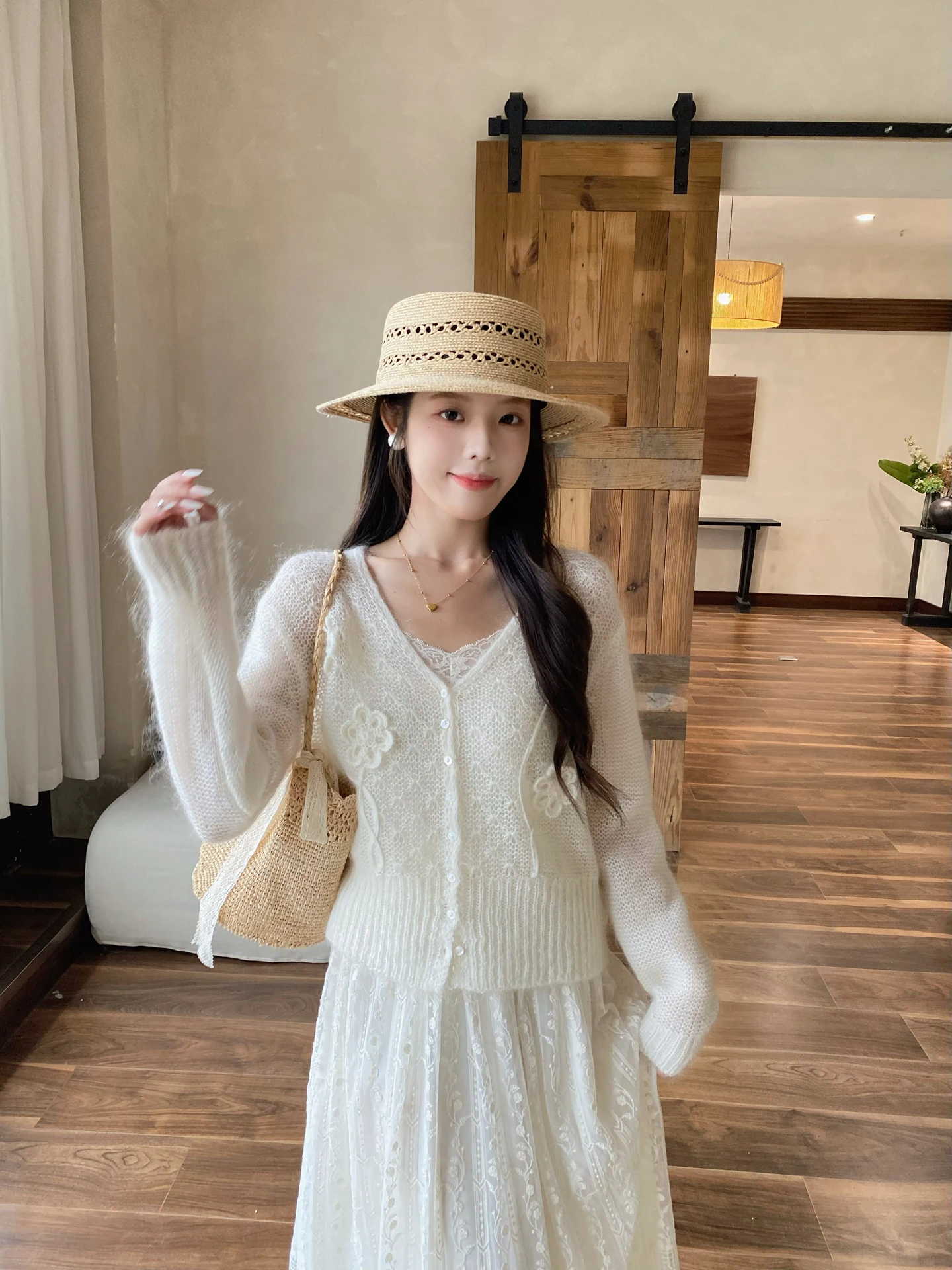 

MOBAI Handmade Wool Knitted V-Neck Cardigan Women's Spring Fashionable Versatile Soft Warm Long Sleeve Top Gentle Style