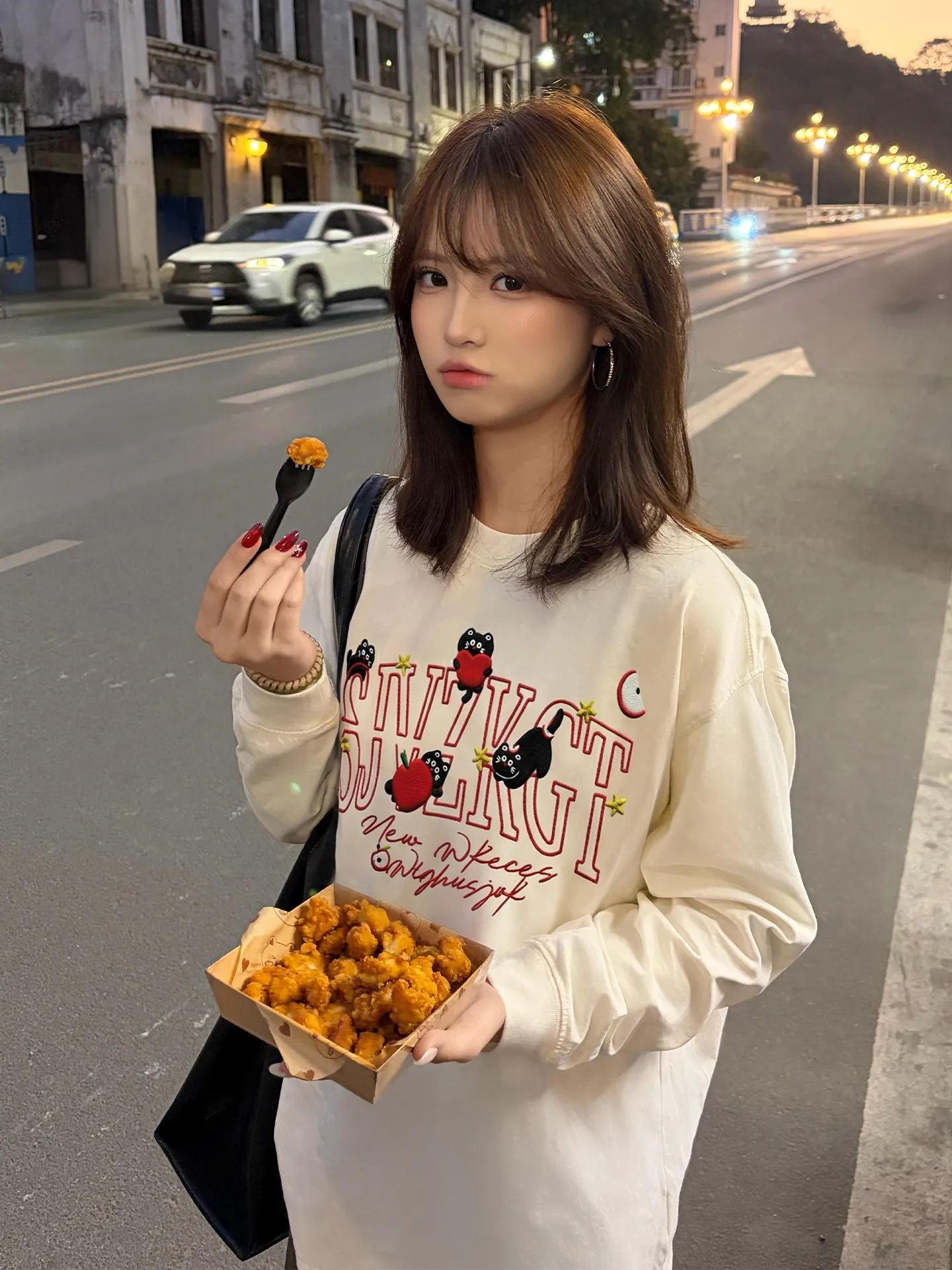 

Женская футболка с вышитыми буквами, длинным рукавом, свободного кроя, в американском ретро-стиле, тонкая, базовая, INS, весенняя коллекция