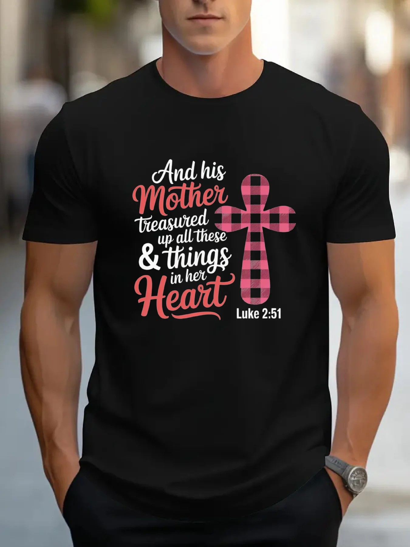 

Men's round-neck T-shirt in black. Luke 2:51 Cross design. His mother kept all these things in her heart