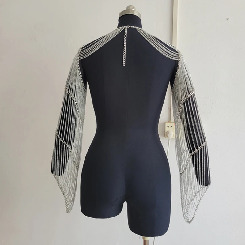 Damen Langarm-Schultergurt-Punk-Bodychain-Rüstung Sexy Metall-Mesh-Top für Nachtclub-Partys und Festivals Y2K T-Shirt – Detail 6