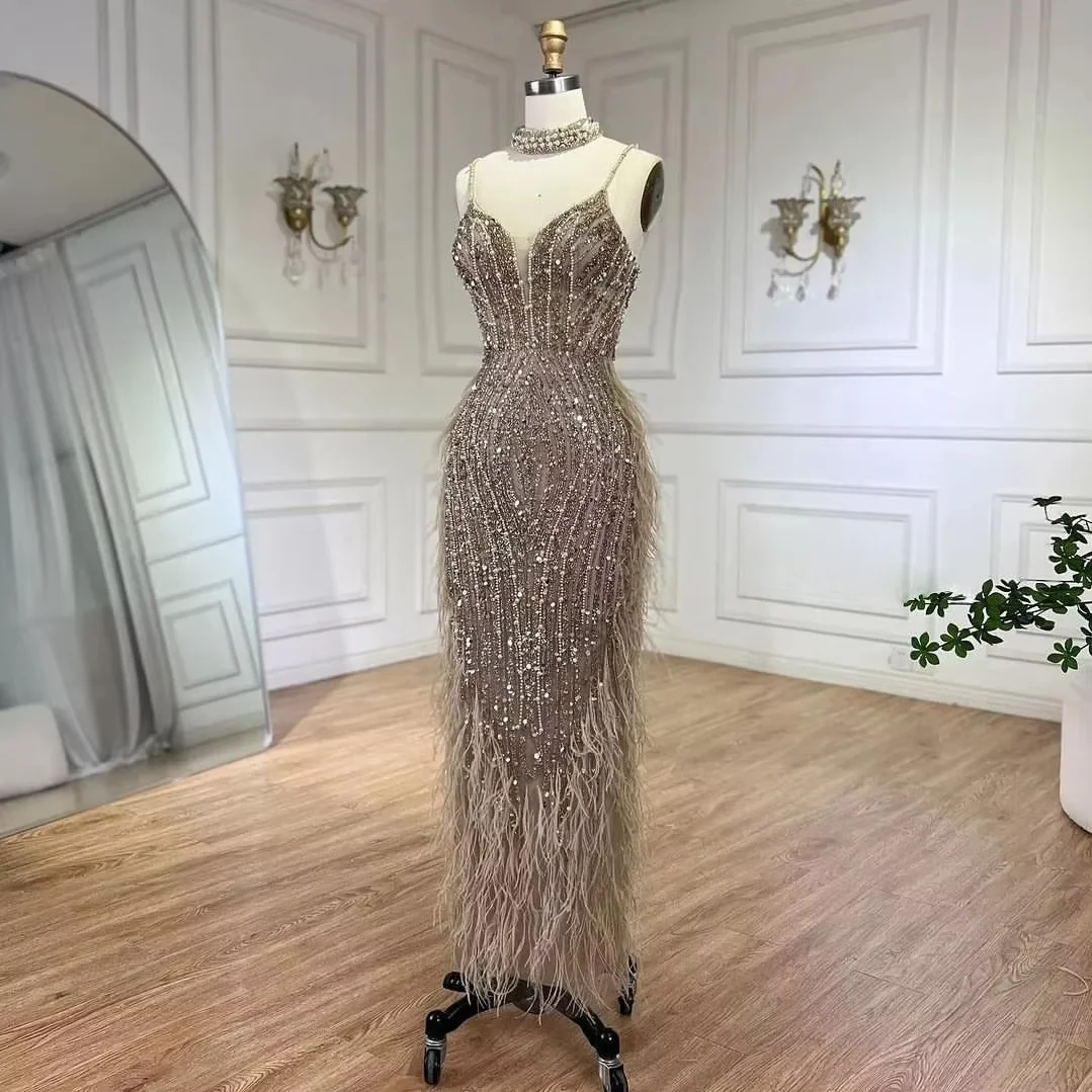 

Customized pearl-feather embellished diamonds are all sewn together by hand The tight-fitting corset-style sexy evening dress