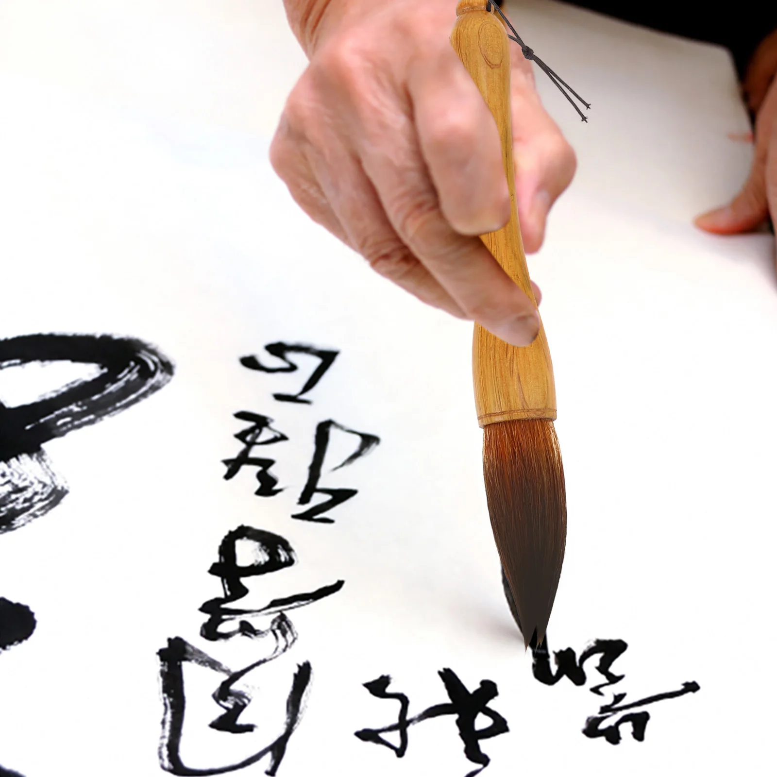

1pc Ox Horn Tip Large Drawing Brush Chinese Calligraphy Pen Writing Couplets Brush High Grade Bristle Smooth Ink