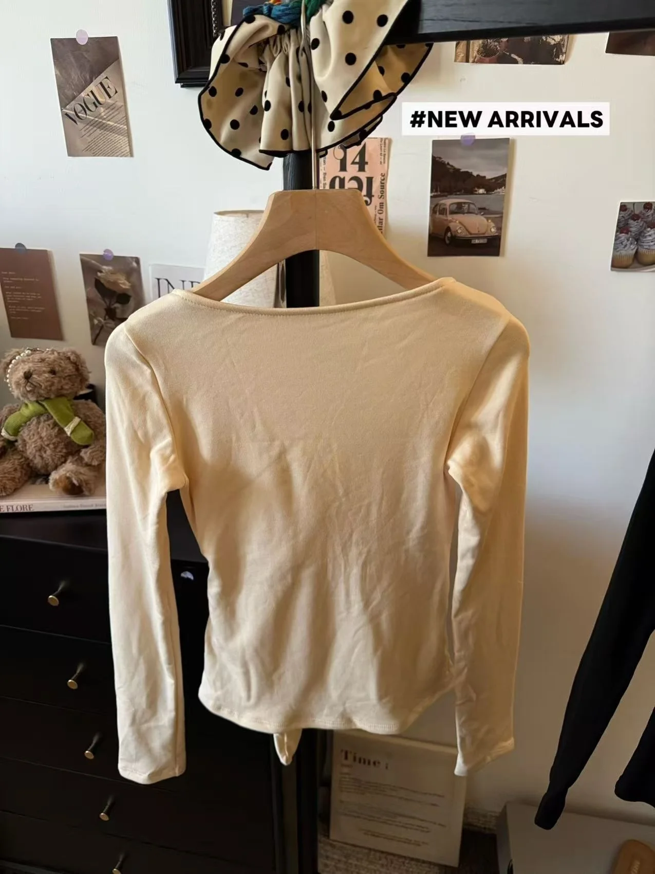 เสื้อยืดแขนยาวสำหรับผู้หญิง รุ่นฤดูหนาว ทรงเข้ารูป ดีไซน์คอเสื้อแบบลำลอง สีพื้น ผูกโบว์