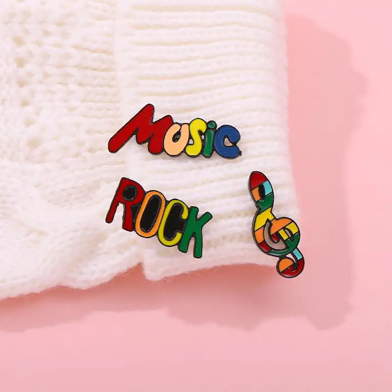 Broches personnalisées avec motif arc-en-ciel et note de musique pour enfants, insignes de revers, bijoux sympas, cadeau pour amis, musique rock, émail