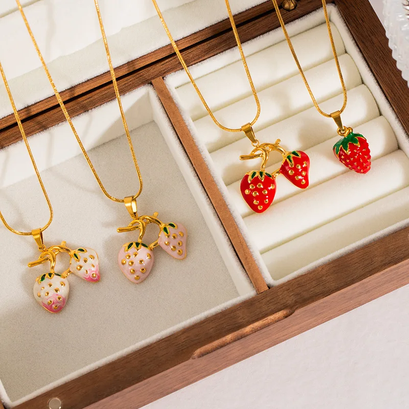 

Stainless Steel 18k Gold Plated Enamel Strawberry Pendant Neckalce Women Sweet Fruit Pendants Snake Chain Jewelry Gifts