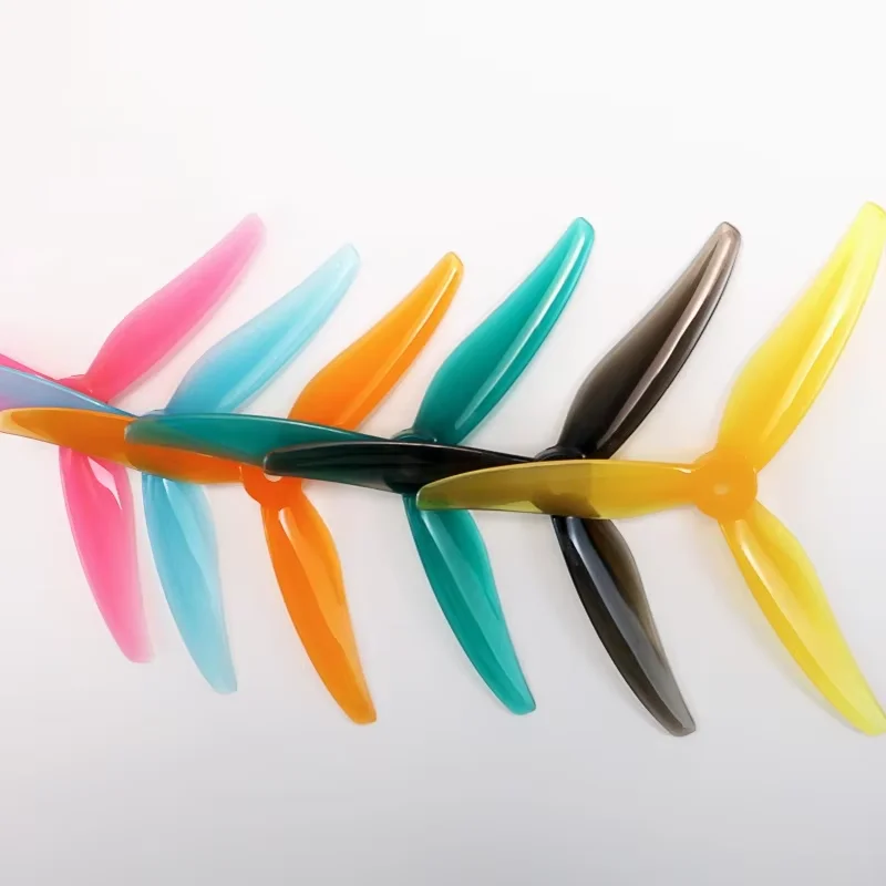 ใบพัด GEMFAN 51466 V2 แบบสามใบพัด ขนาด 5 นิ้ว แข็งแรง ทนทานต่อการระเบิด รวดเร็วยิ่งขึ้น สำหรับเครื่องบินบังคับวิทยุ