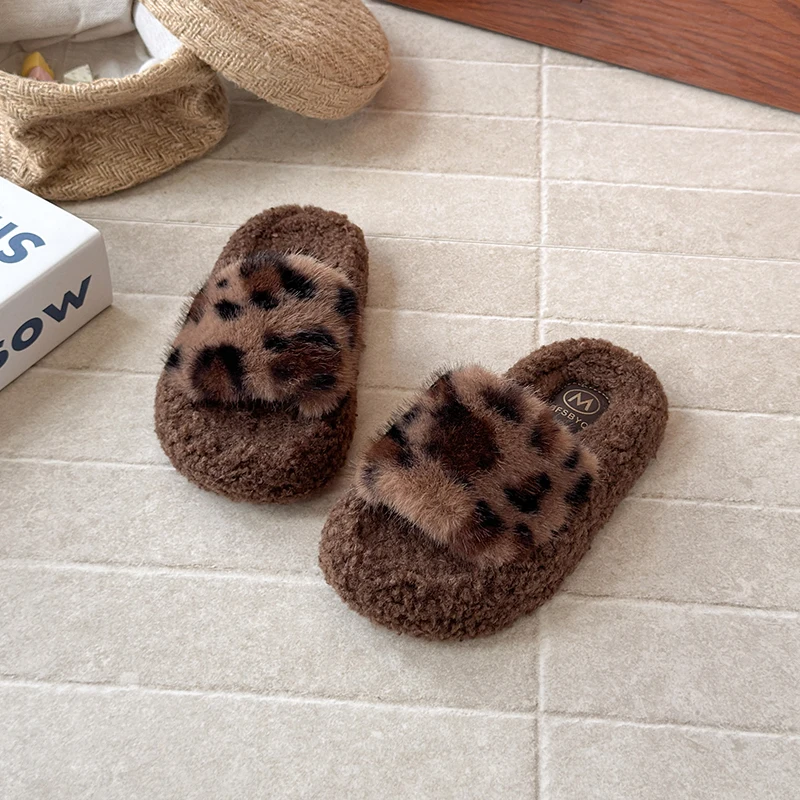 2025 Winter New Flat Heel Children's Shoes for Girls, Fashion Leopard Pattern Plush Slippers, Comfortable and Warm One Word Drag