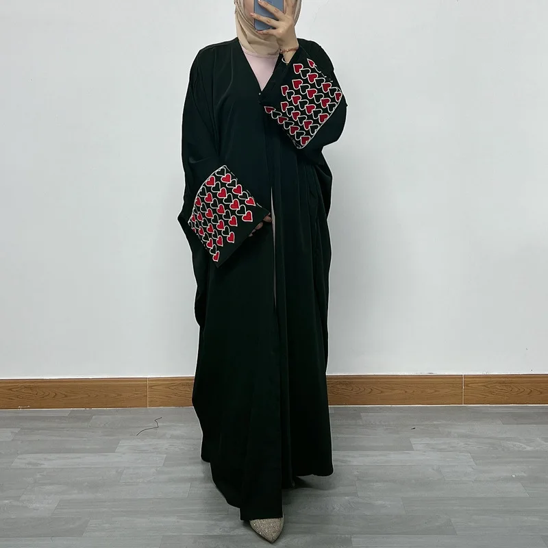 

Fashion Embroidery Elegant Muslim Women Batwing Sleeve Dubai Abaya Loose Plus Size Zipper Long Robe
