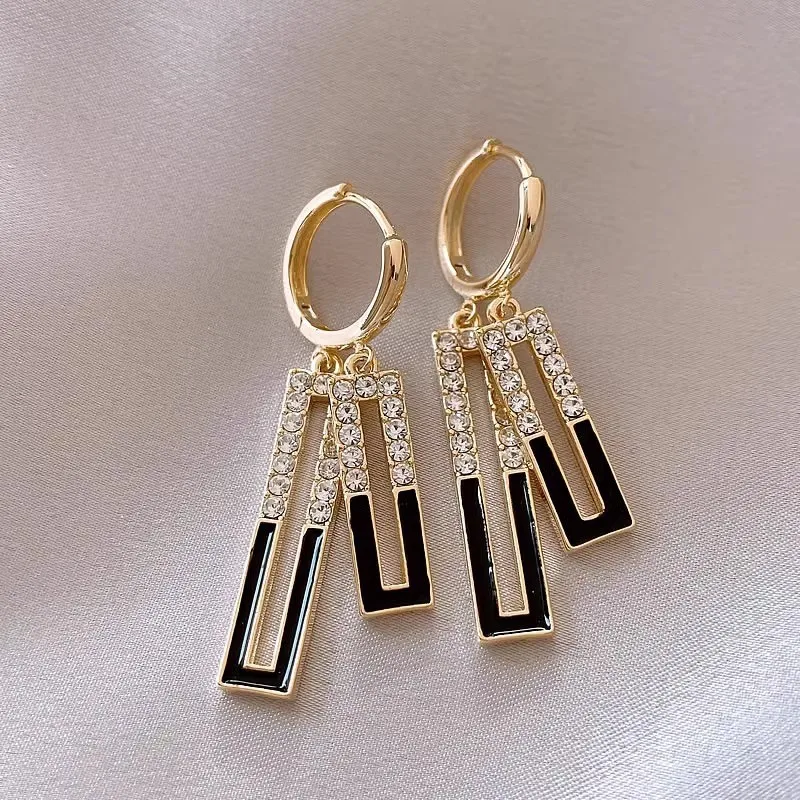 Hollow Double Layer Rectangle Dangle Earrings for Women Black Red White Enamel Oil Crystal Metal Drop Earrings Geometry Jewelry