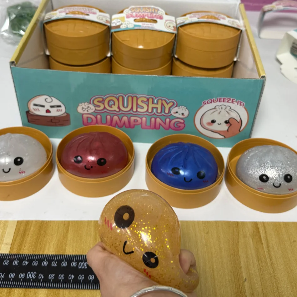リアルな巨大餃子型スクイーズ玩具、柔らかい生地のボール、竹蒸し器付き、減圧フィジェット、面白いクリエイティブなストレス解消ギフト