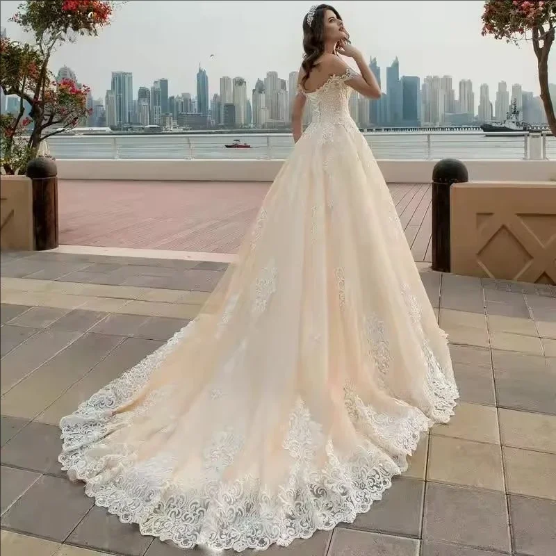 Customized Luxur A-Line Wedding Dress Sweetheart Lace Up  New Delicate Beading Appliques Court Train Princess Bridal Gown
