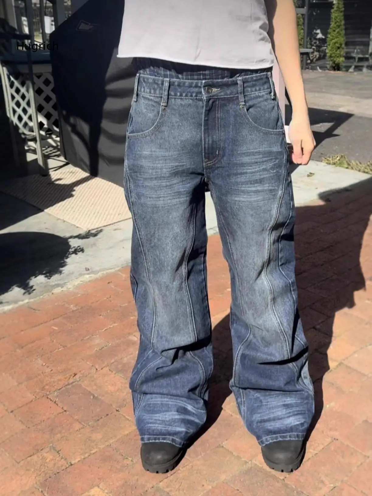 Retro Washed Denim Jeans For Men Wide Flare Cut Distinct Curved Seam Craft Practical Pockets For Casual Street Fashion Looks