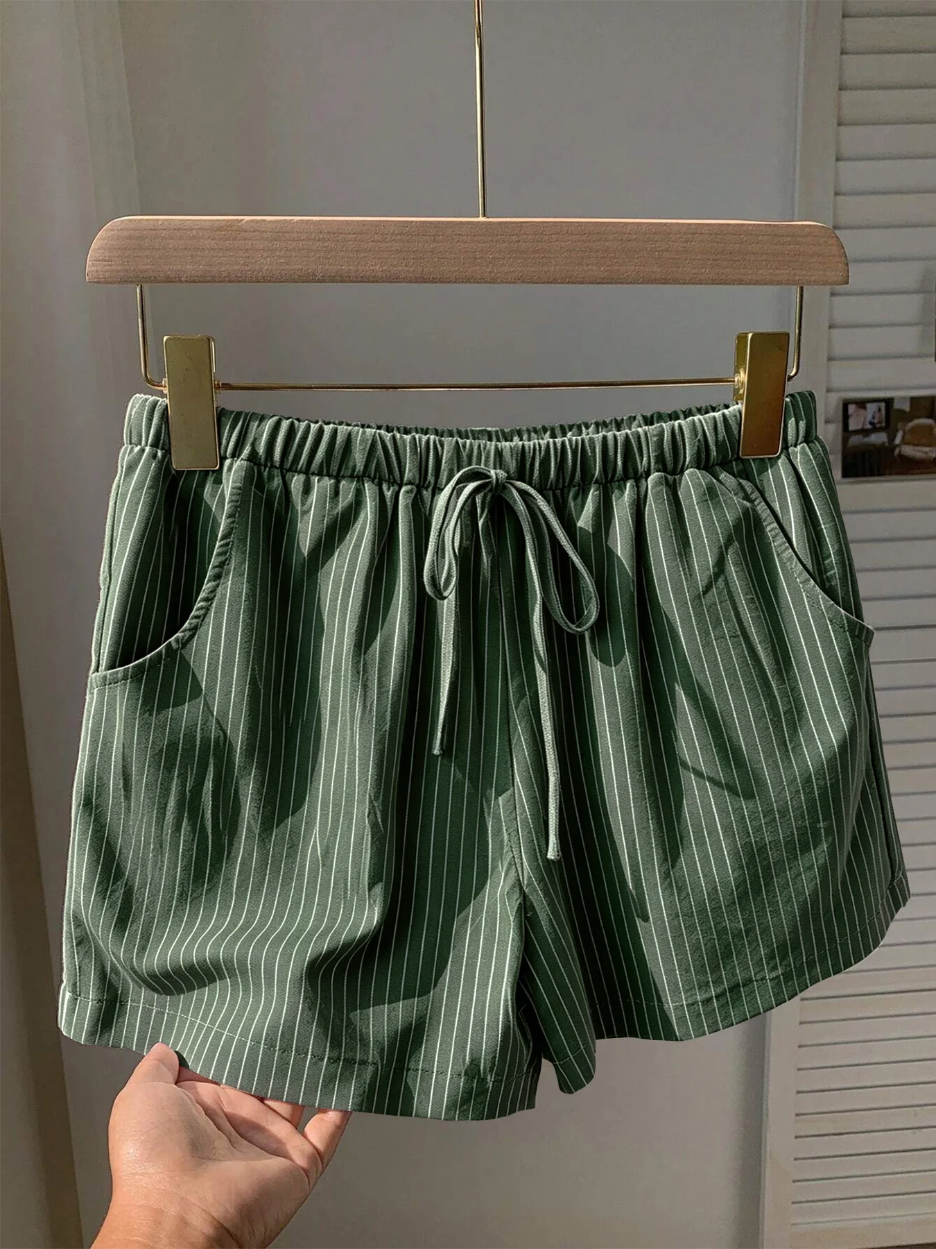 Women Vertical Striped Casual Shorts, Elastic Waist Decorative Ribbon With Pockets Summer Loose Lounge Shorts