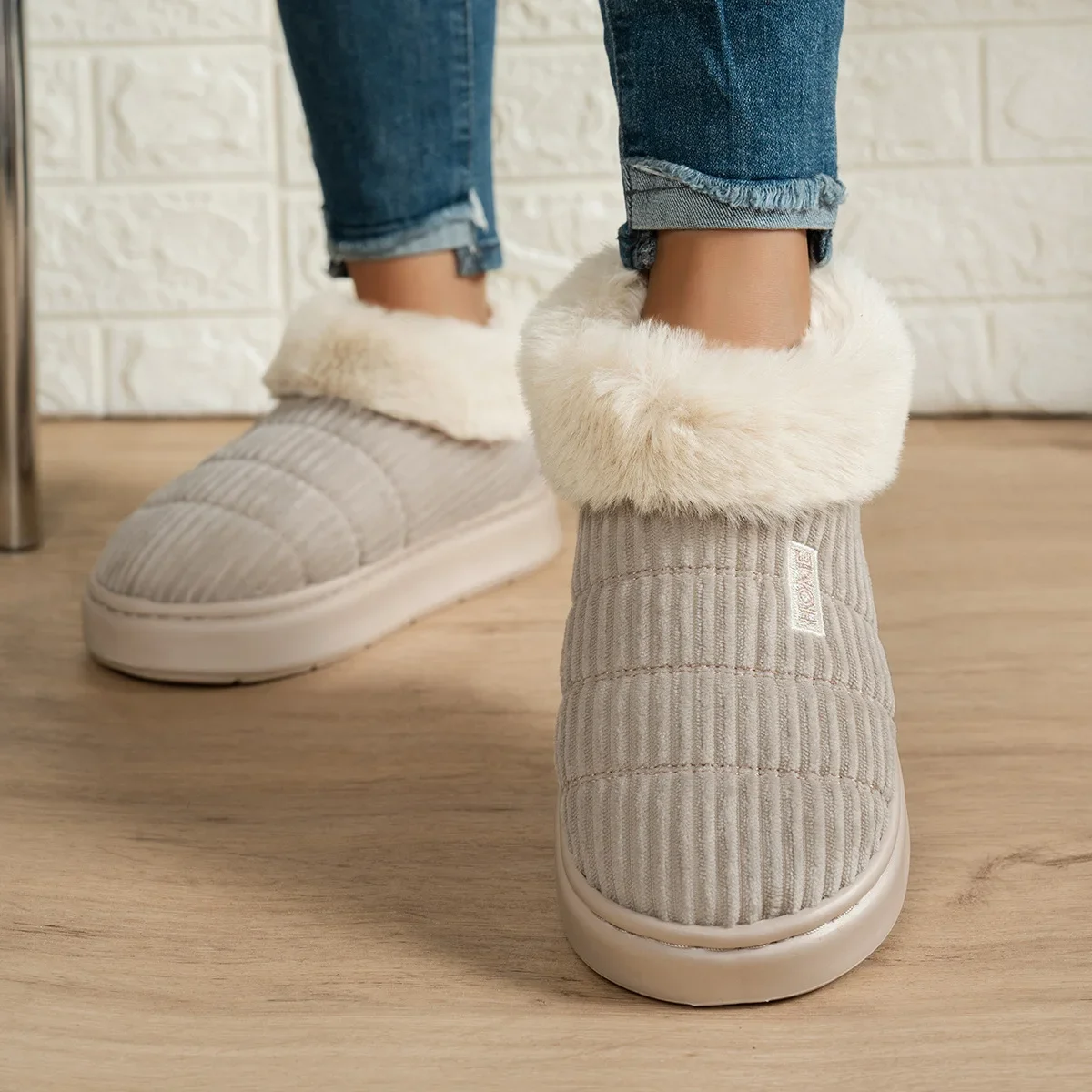Women EVA Slippers Closed Back Fuzzy Fleece Warm Cozy Winter Thick Sole Memory Foam Non slip Indoor Outdoor Home Bedroom Booties