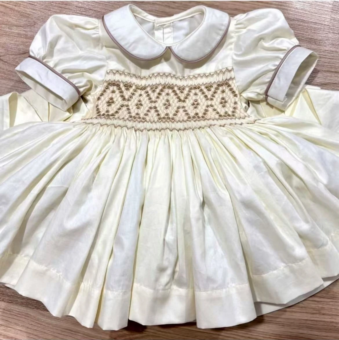 

Летнее винтажное платье принцессы ручной работы с вышивкой для маленьких девочек 0-12 лет для фотографии на день рождения, праздника Ид A291