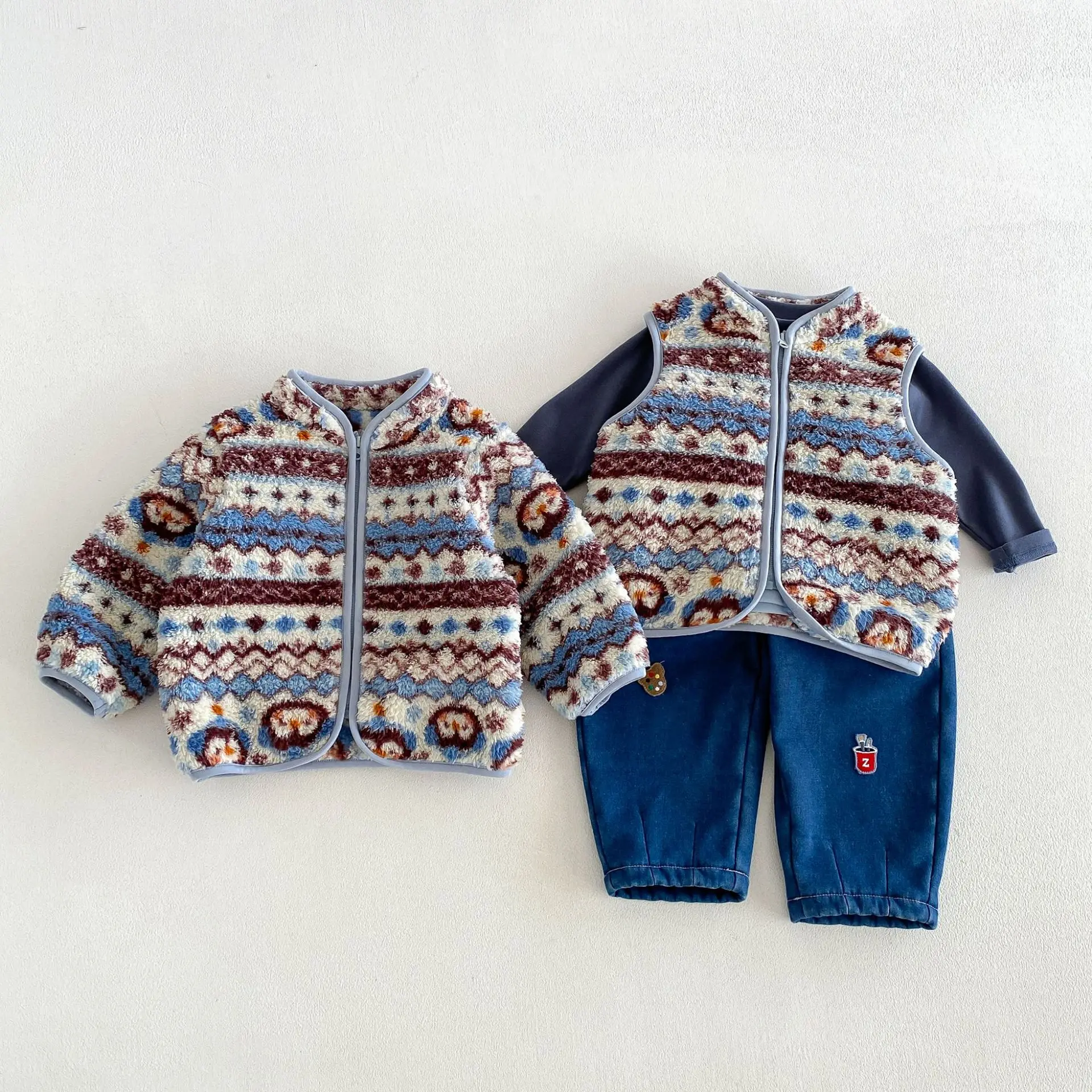 Boys' double-sided velvet jacquard jacket 2026 autumn and winter cute thick retro cartoon top for boys