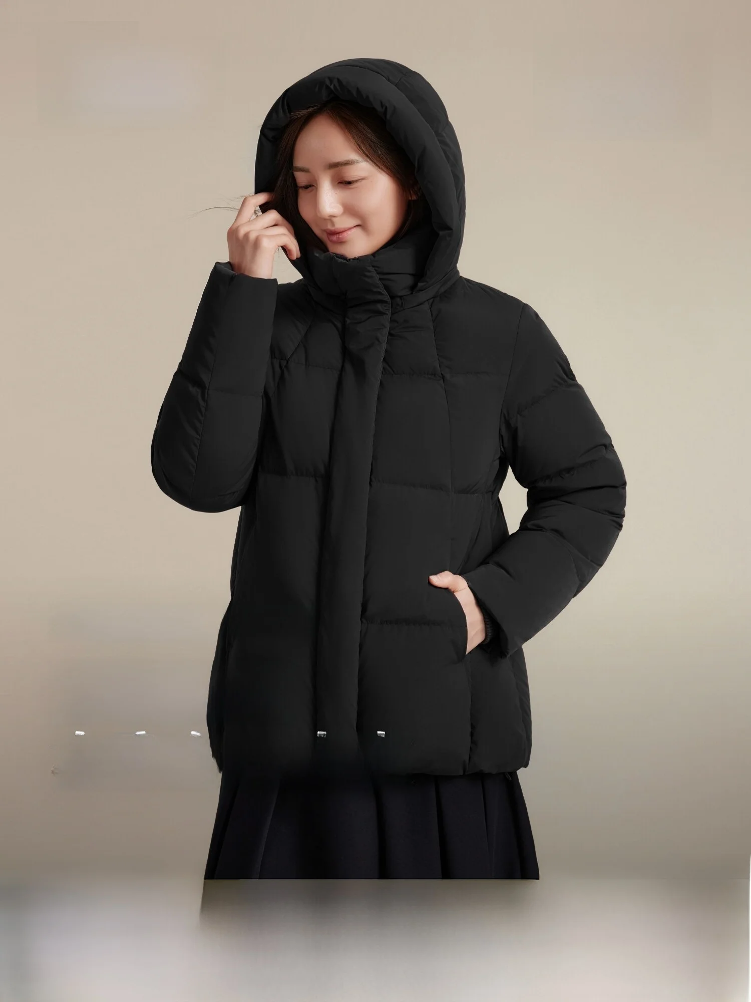 

Зимняя женская короткая повседневная пуховая куртка Bosideng New Year с капюшоном, современный стиль, высокая плотность наполнителя 90% утиный пух, утепленная